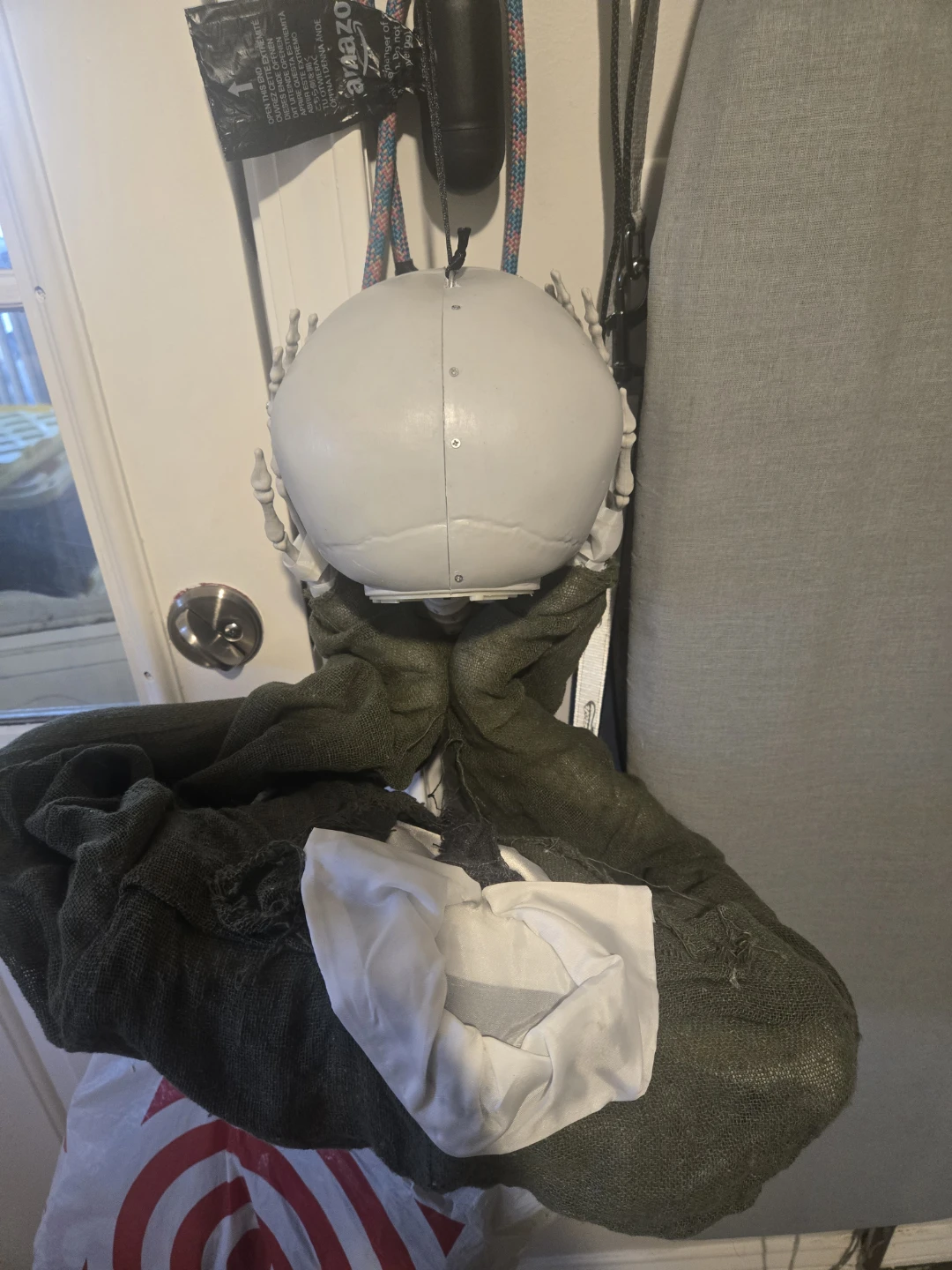 Light-Up Halloween Skeleton Prop - photo 4