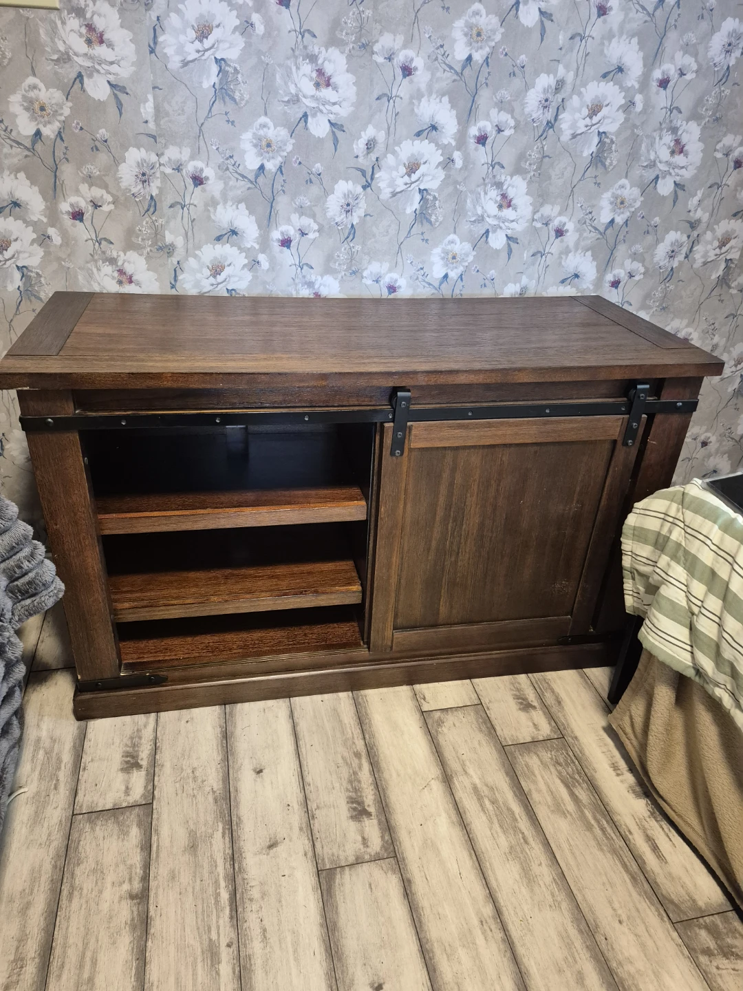 Entertainment stand