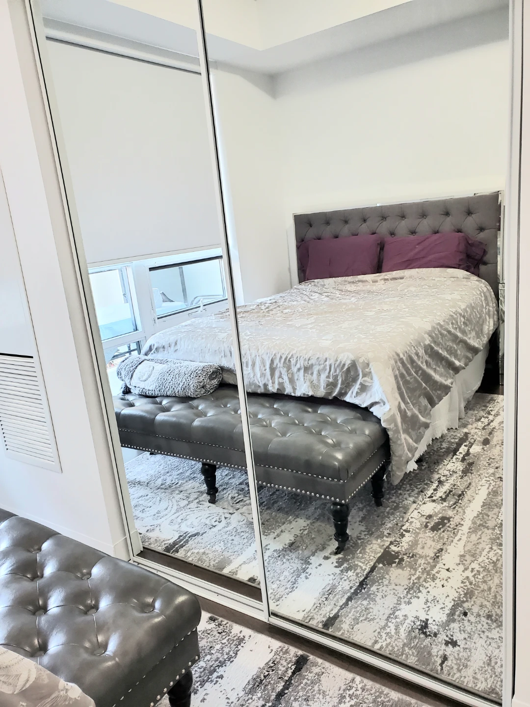 Mirrored Queen headboard, Vanity, Tufted ottoman