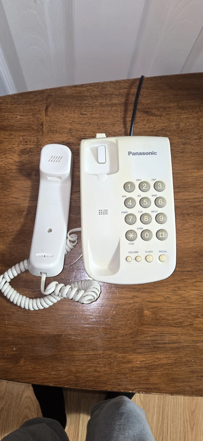 Panasonic KX-TS5C Landline Phone - photo 2