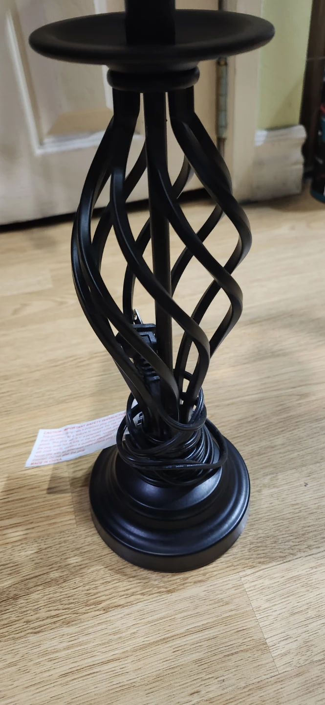 Table lamp with twisted black metal base - photo 4