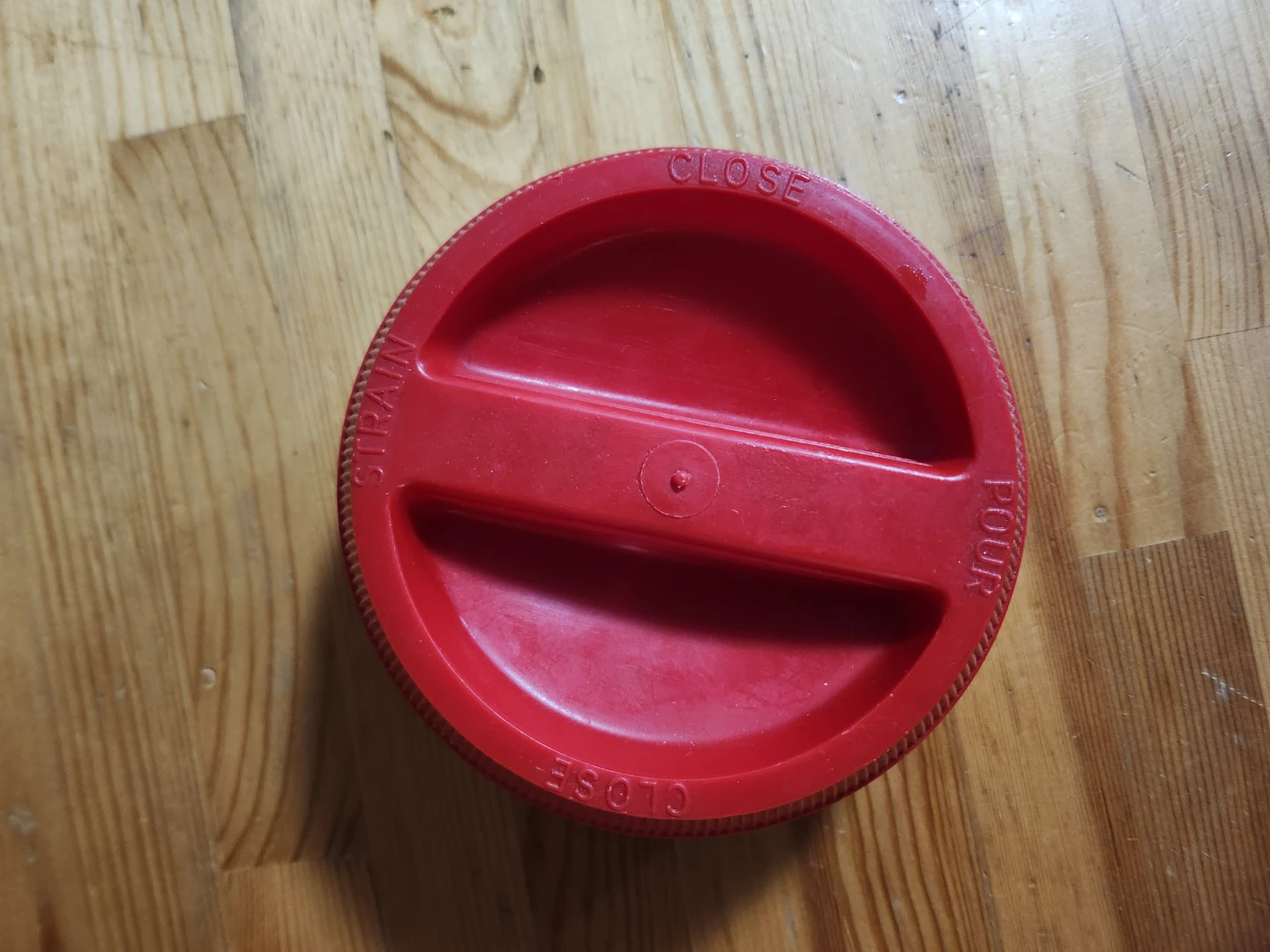 Tulip Pitcher with Red Lid Plastic - photo 3