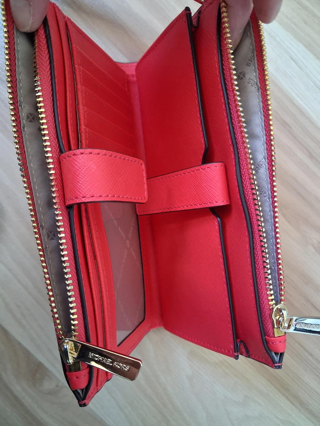 Michael Kors Red Wallet - photo 2