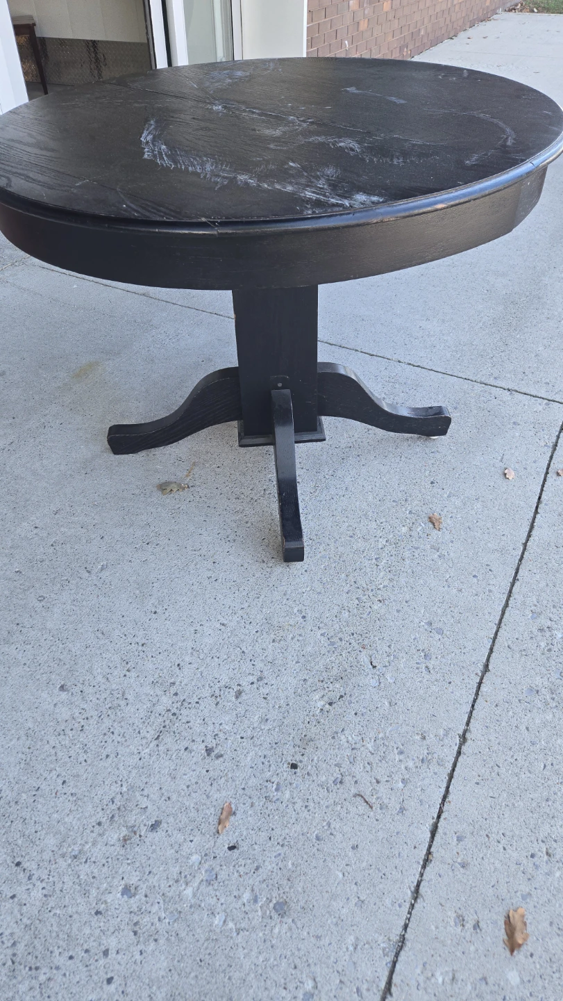 Black Round Pedestal Dining Table - photo 2