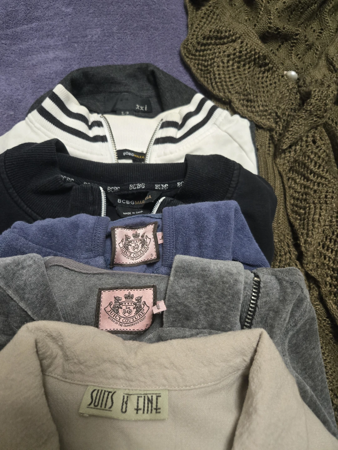Sweaters size medium - photo 2