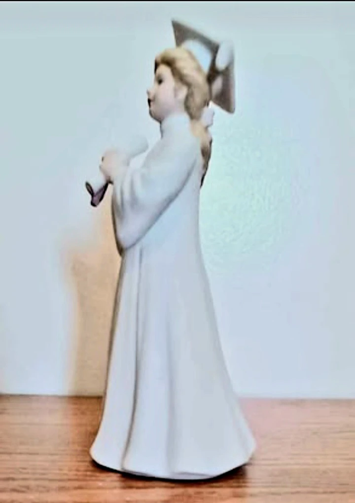 Graduation Day Treasured Memories Figurine - photo 2