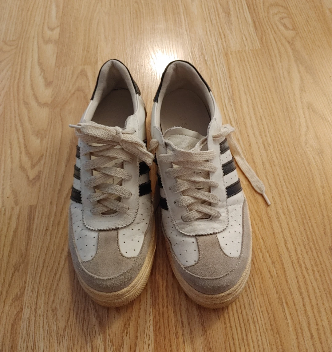 Women's Adidas sneakers size 7.5 - photo 3