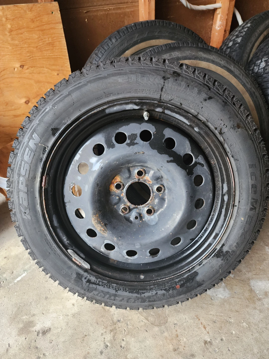 Kapsen 215/55R17 Winter Tires 5x114.5 bolt pattern DOT 2522 - photo 3