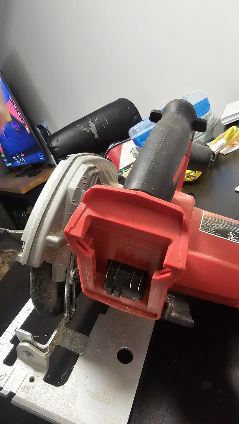 Milwaukee M18 Cordless Circular Saw - photo 2