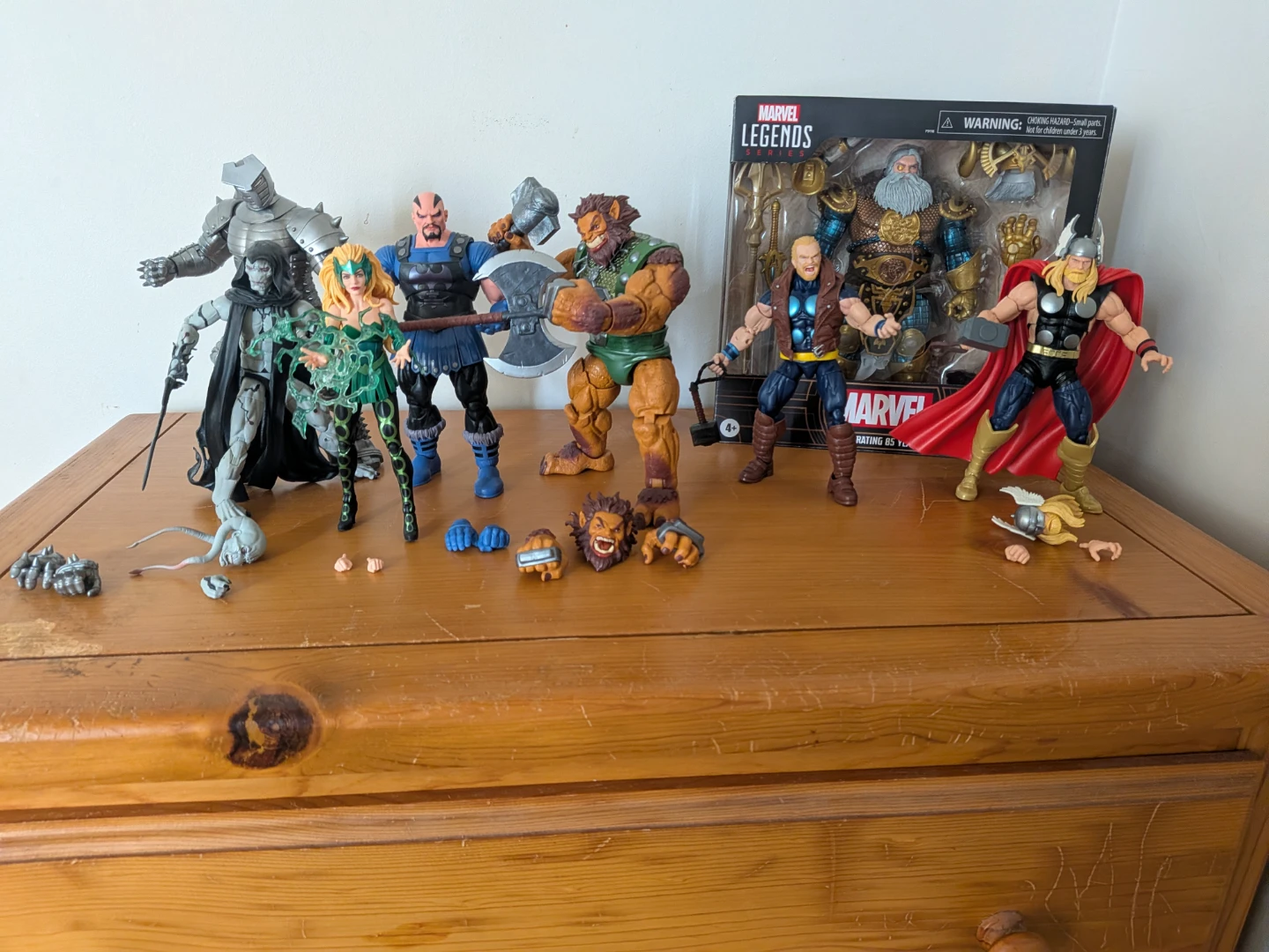 Pre-owned Marvel Legends Thor's Universe