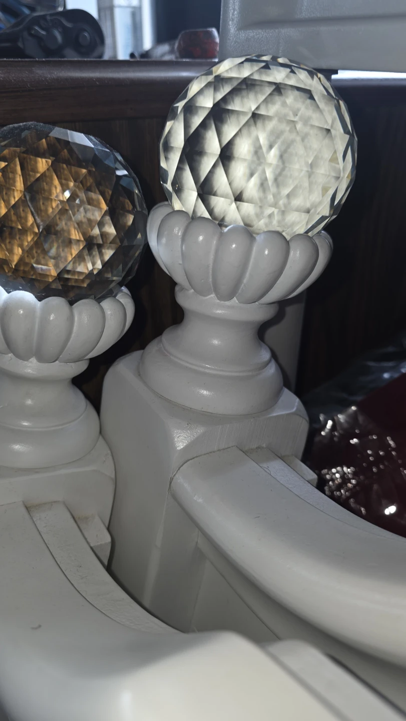 Two White Tufted Twin Beds - photo 4