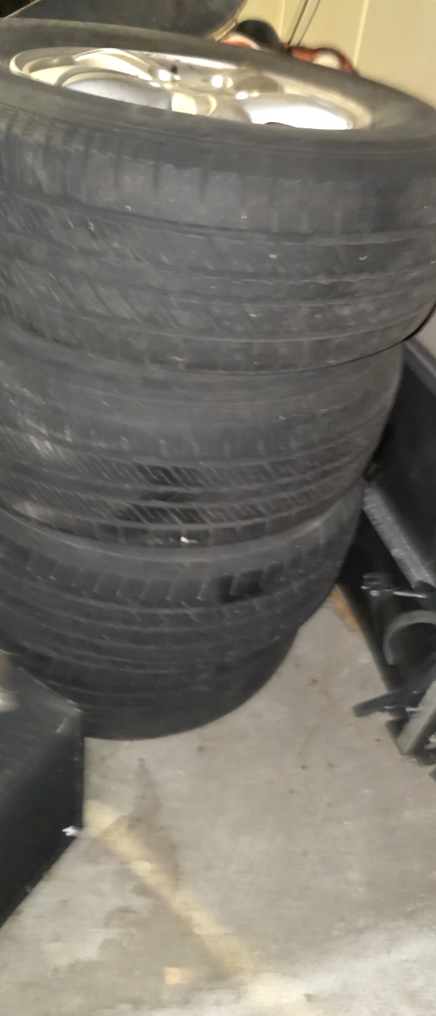 Set of 4 Hyundai 16-inch Wheels and Tires - photo 2