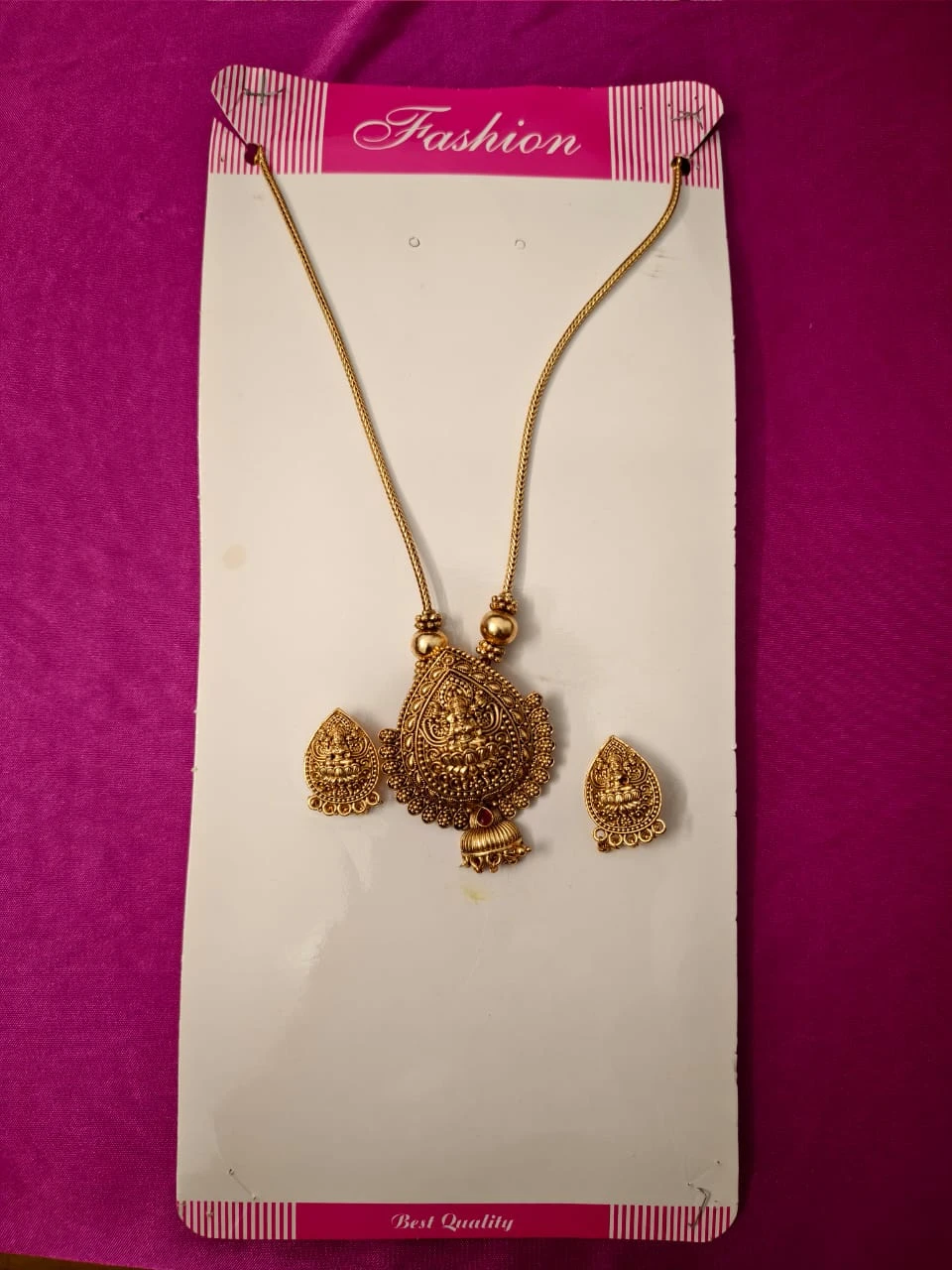 Gold-toned necklace and earring set