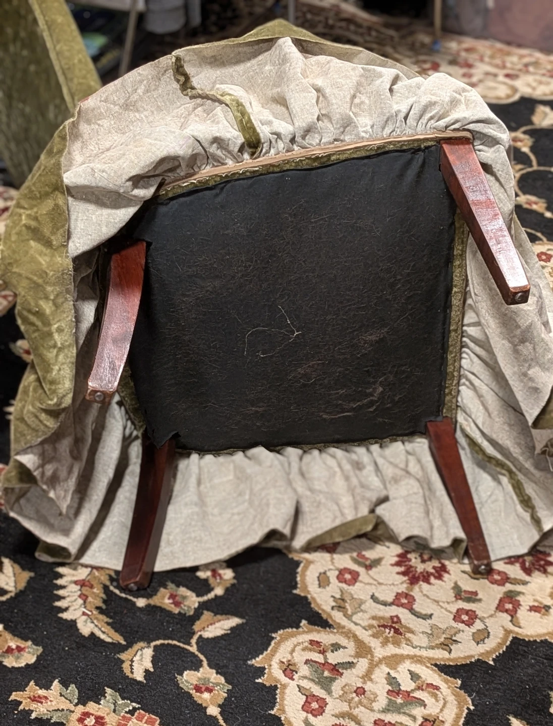 Vintage Velvet Accent Chair - photo 3