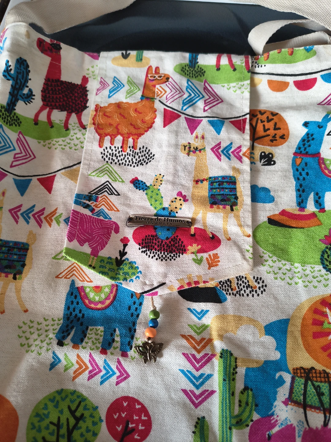 Tierra de Humos Llama Print Tote Bag - photo 2