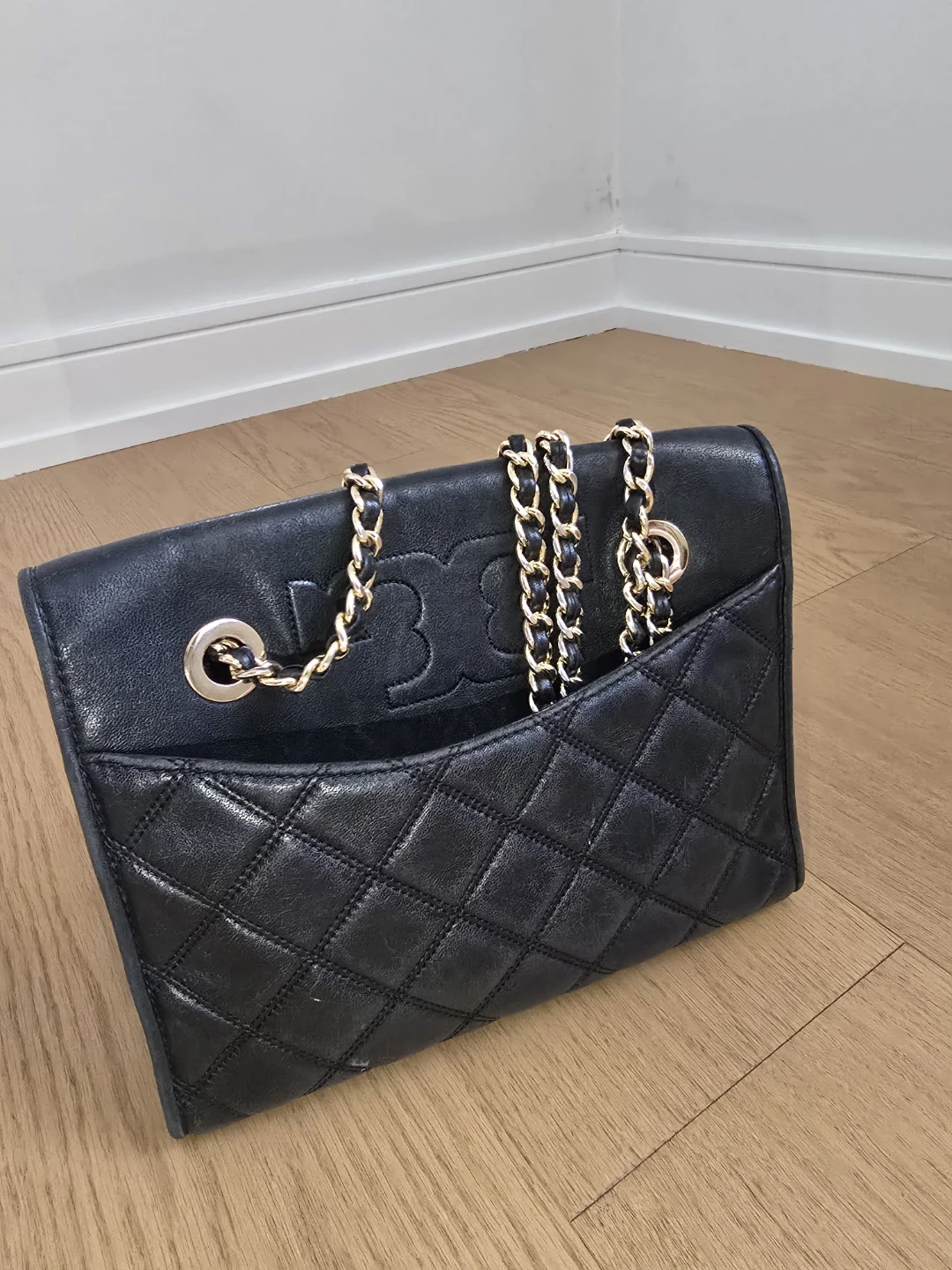 Tory Burch Black Quilted Chain Shoulder Bag - photo 4