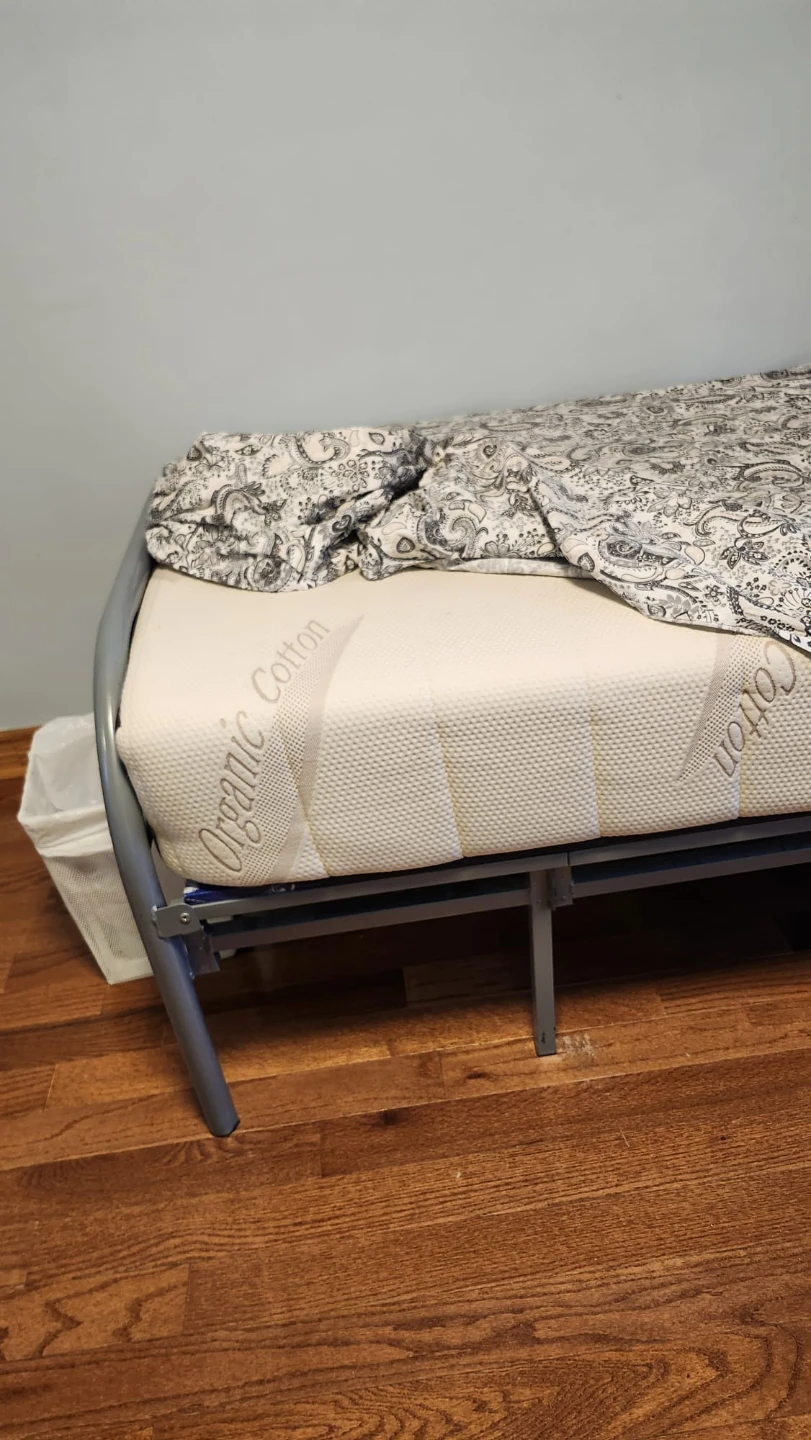 Single metal bed frame and mattress I am 2 selling 100 each - photo 5