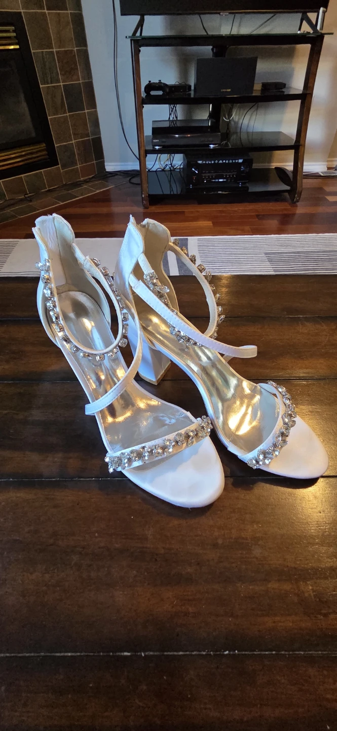 White size 7 women's heels