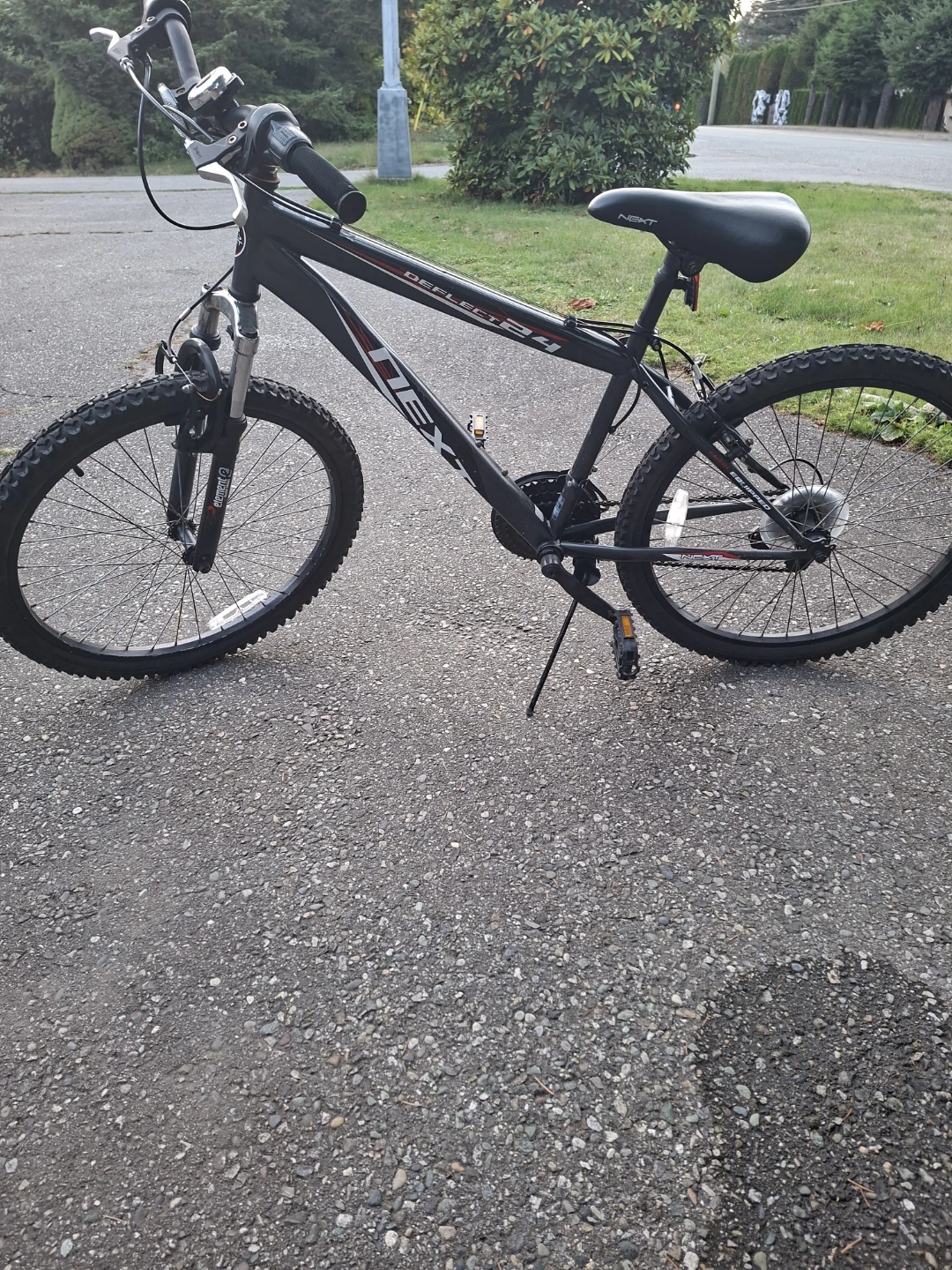 NEXT Deflect 24-Speed Mountain Bike - Trail Ready