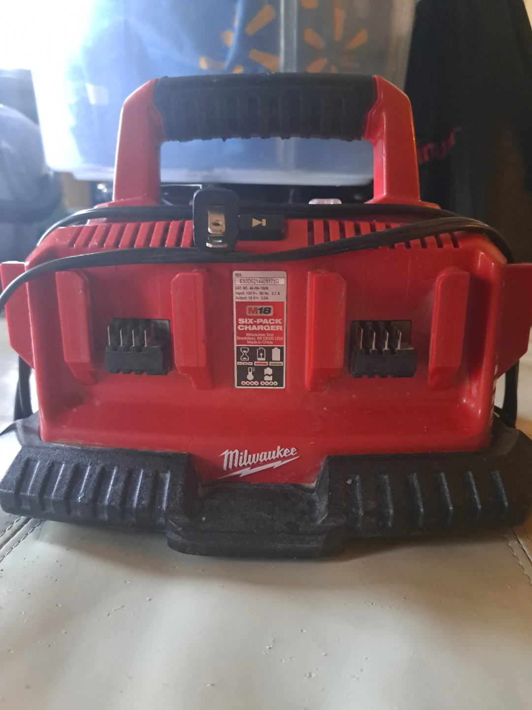 Milwaukee M18 Six-Pack Charger - photo 2