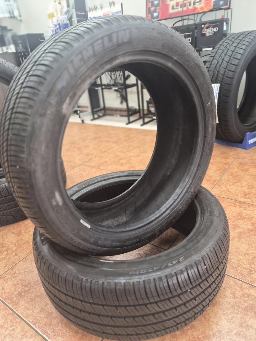 2 Michelin Primacy Tires 245/45R19