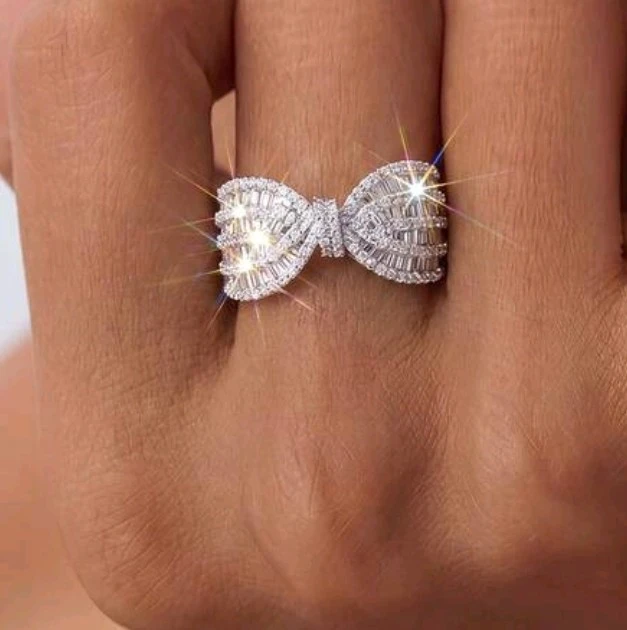 Sparkling Bow-Shaped Fashion Ring