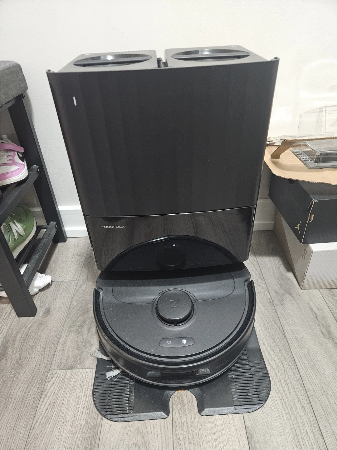 Roborock QV 35A Robot Vacuum and Dock