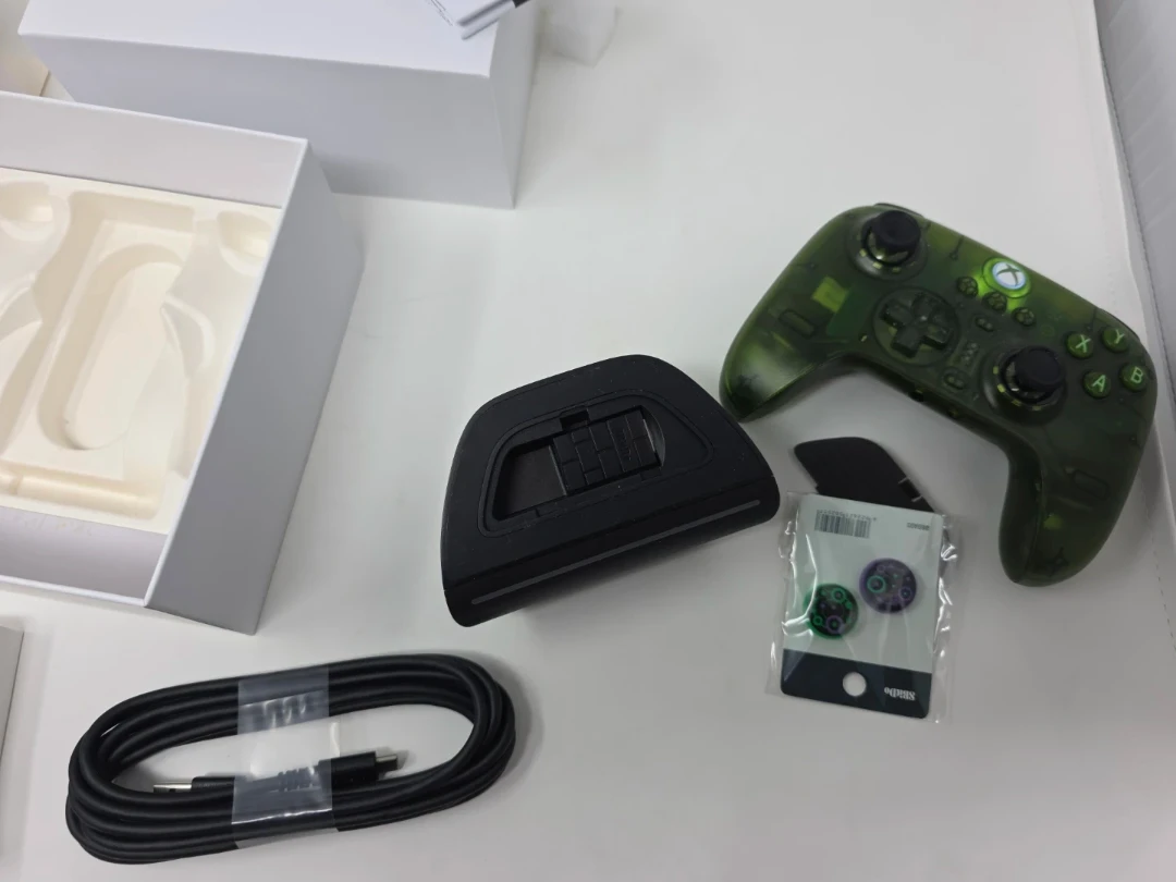 8Bitdo Ultimate 3 gaming controller - photo 4