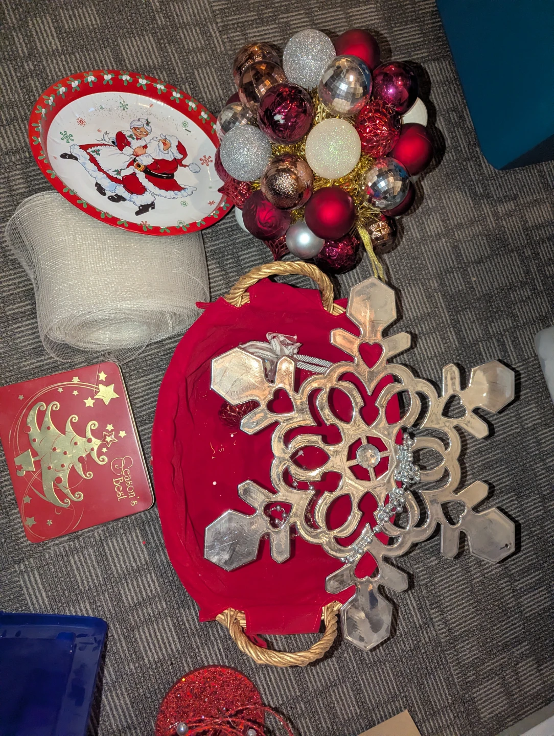 Assorted Christmas Decor and Figurines different prices - photo 3