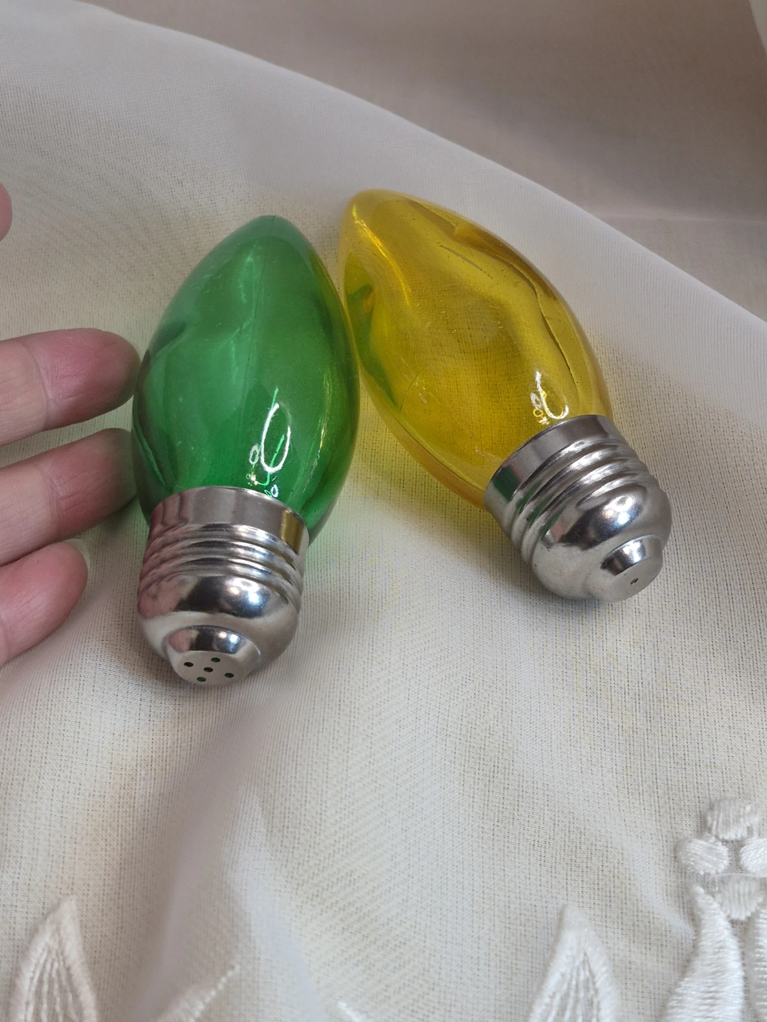 So Cute Glass Vintage Christmas Lights Salt & Pepper Set