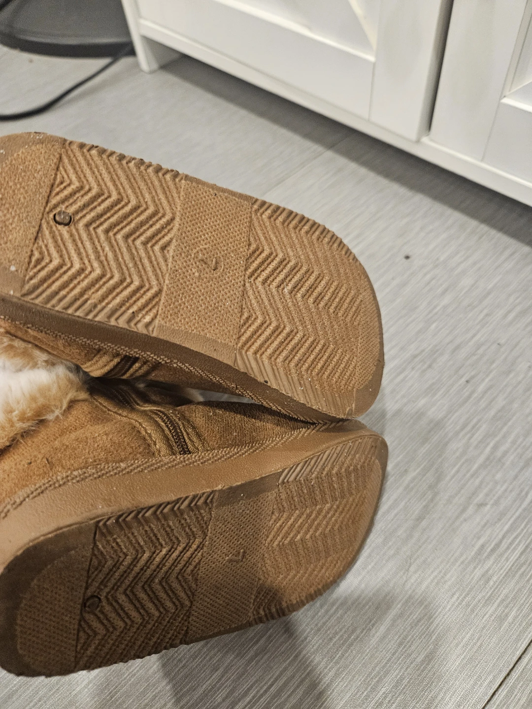 Toddler Brown Faux Fur Bow Boots size 7 - photo 3