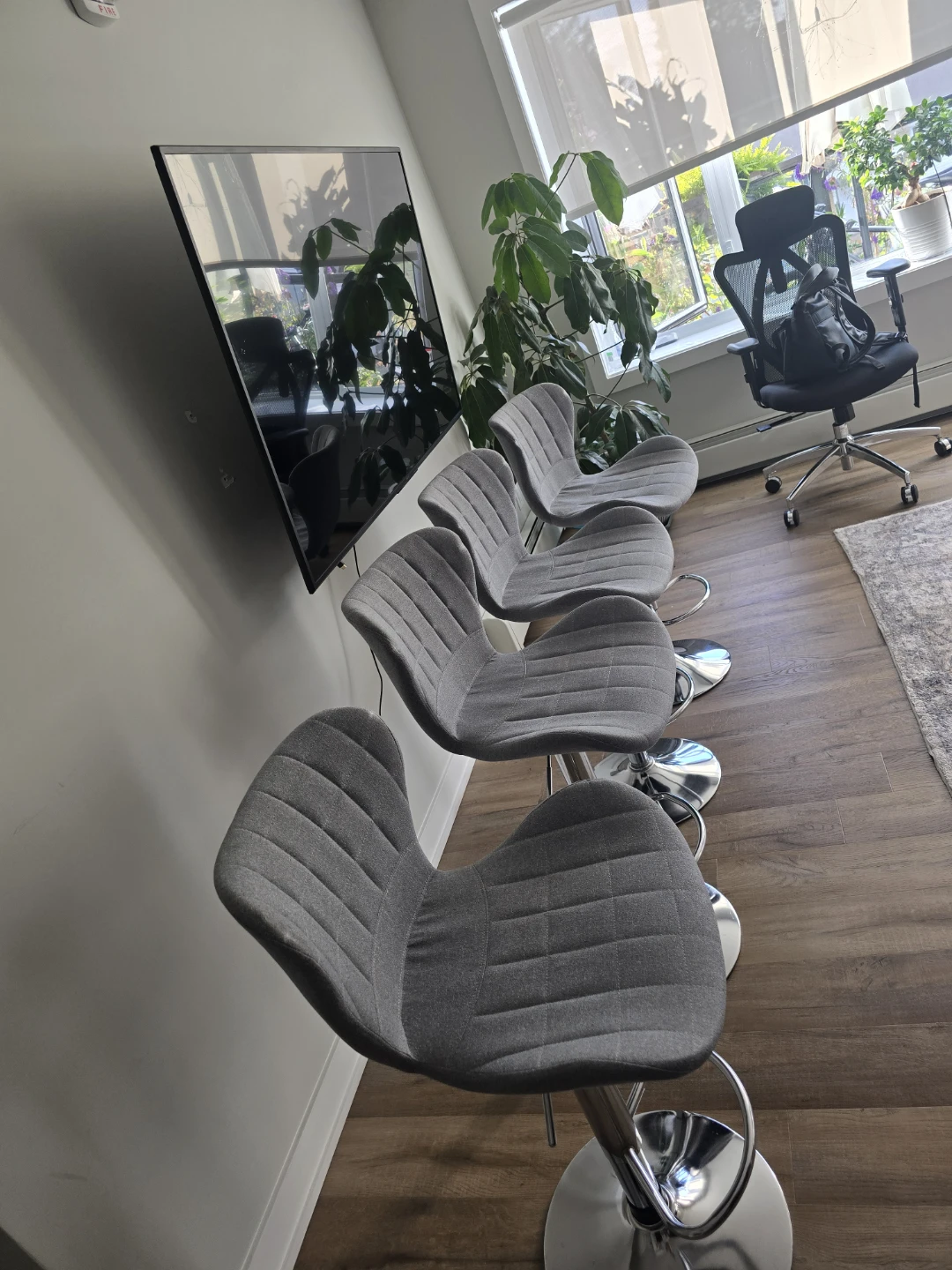 Set of 4 Grey Bar Stools - photo 4