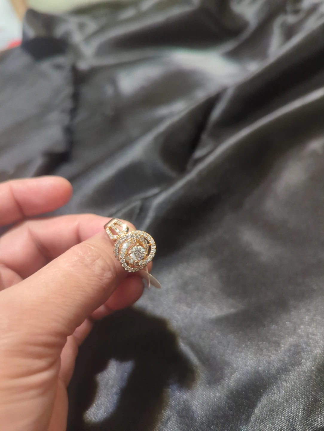 Rose Gold Tone Crystal Ring Size 8 - photo 2