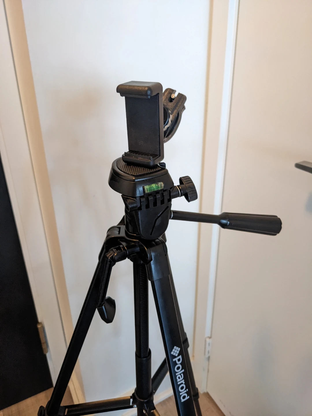 Polaroid Tripod with Ring Light - photo 2