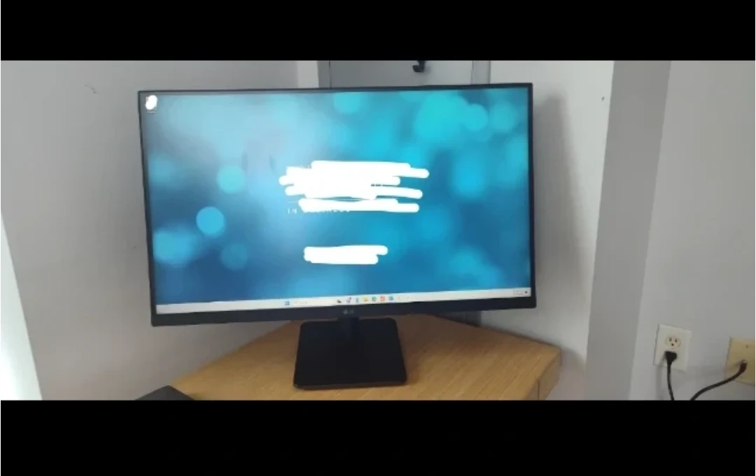 24" LG Monitor with HDMI and D-Sub - photo 3
