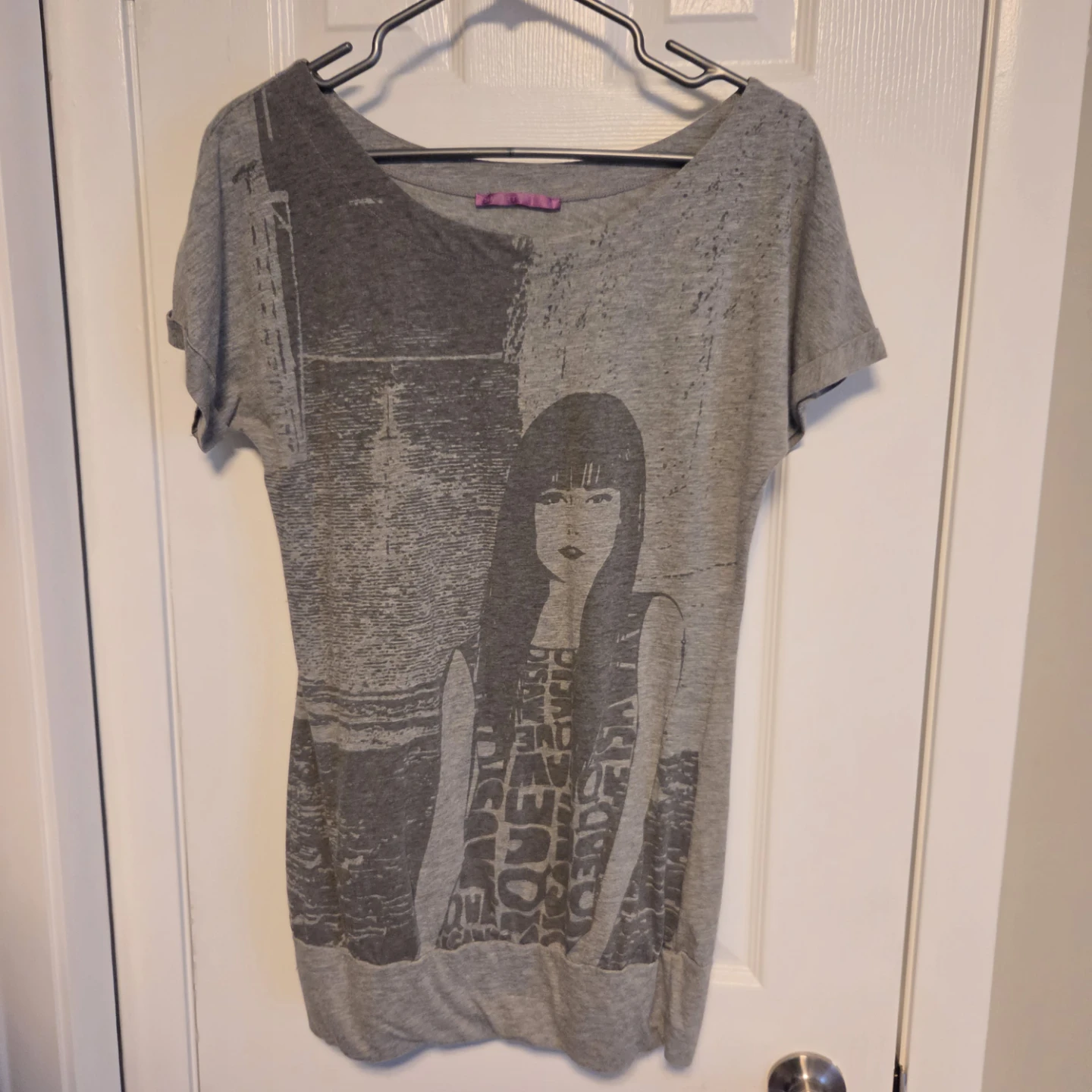 Grey Graphic Print Short Sleeve T-Shirt Size Medium