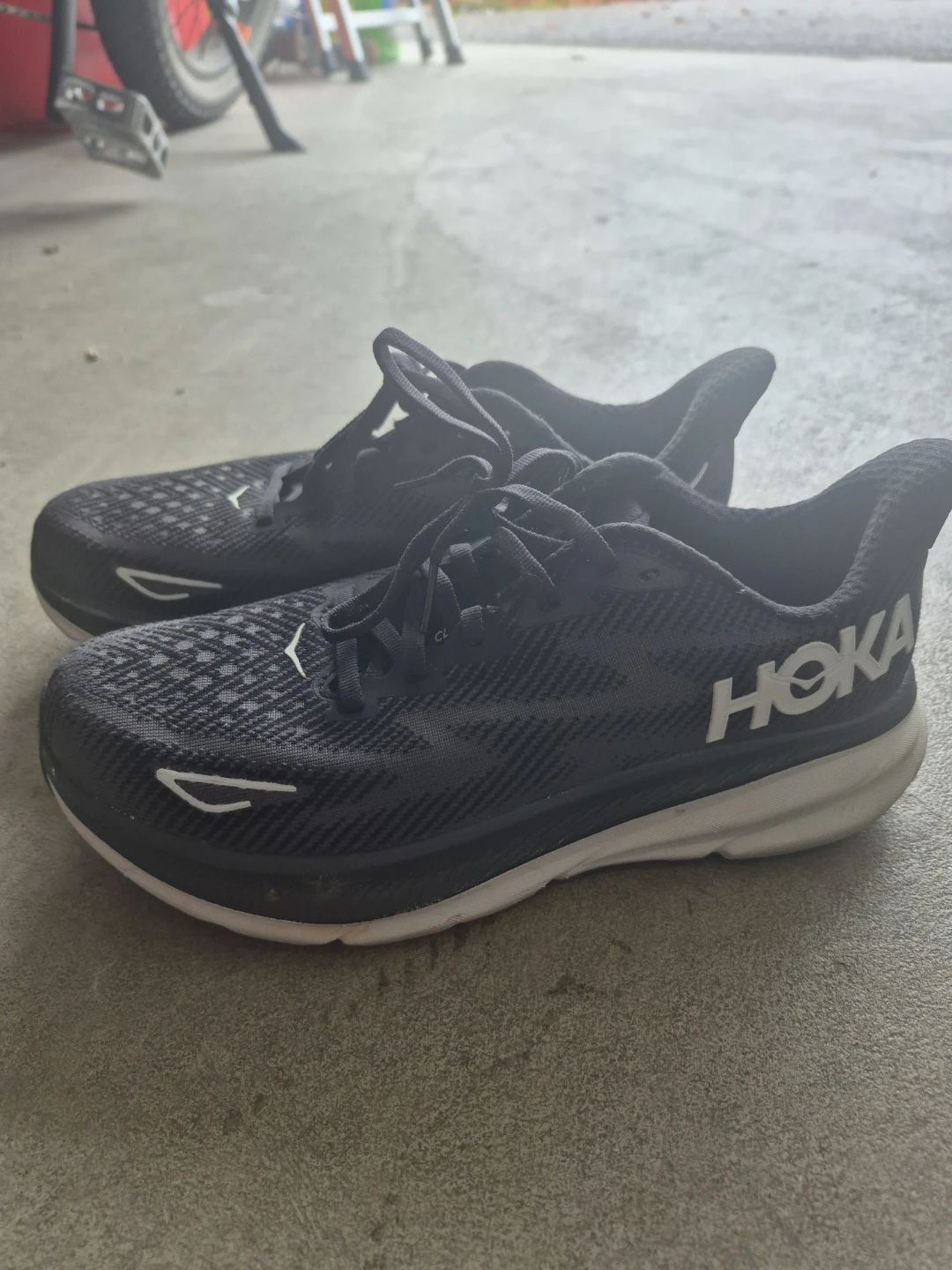 Hoka Clifton 9 Running Shoes Size 7.5