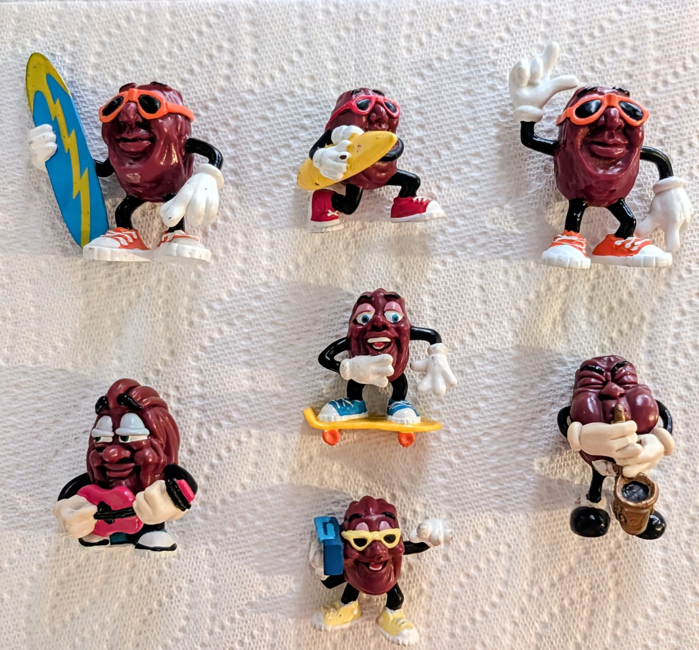 Set of 7 California Raisins Collectible Figures - photo 5