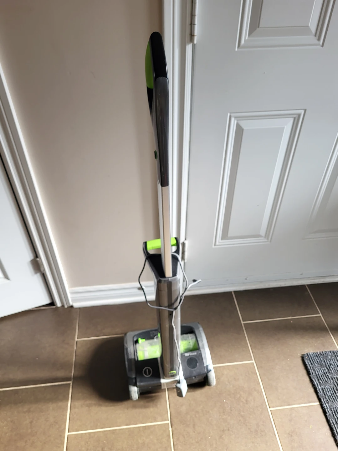 Bissell AirRam Cordless Vacuum - photo 3