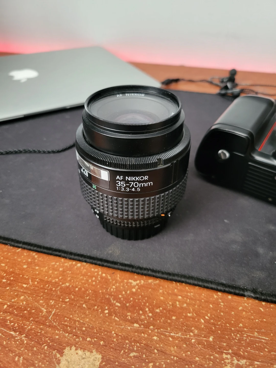 Nikon F-801 Camera with SB-24 Speedlight and Lenses - photo 4