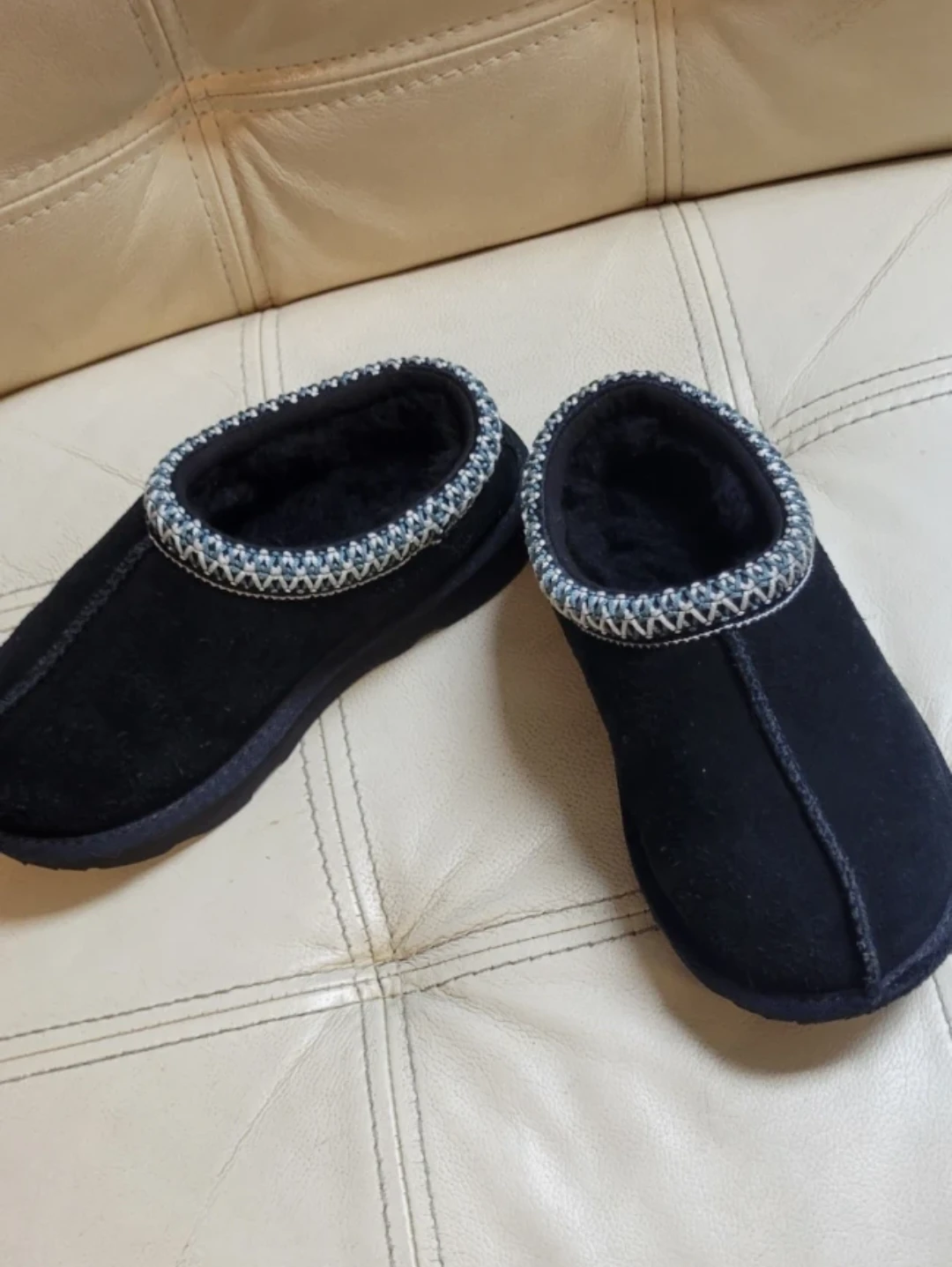 Ugg Black Suede Slippers kids size 13 like new