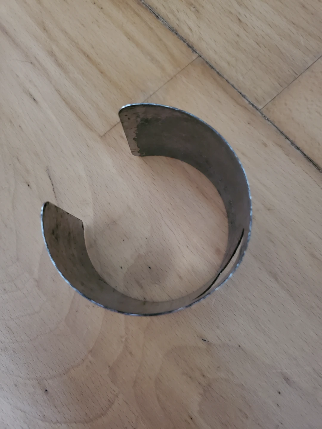 Hammered Metal Cuff Bracelet - photo 2