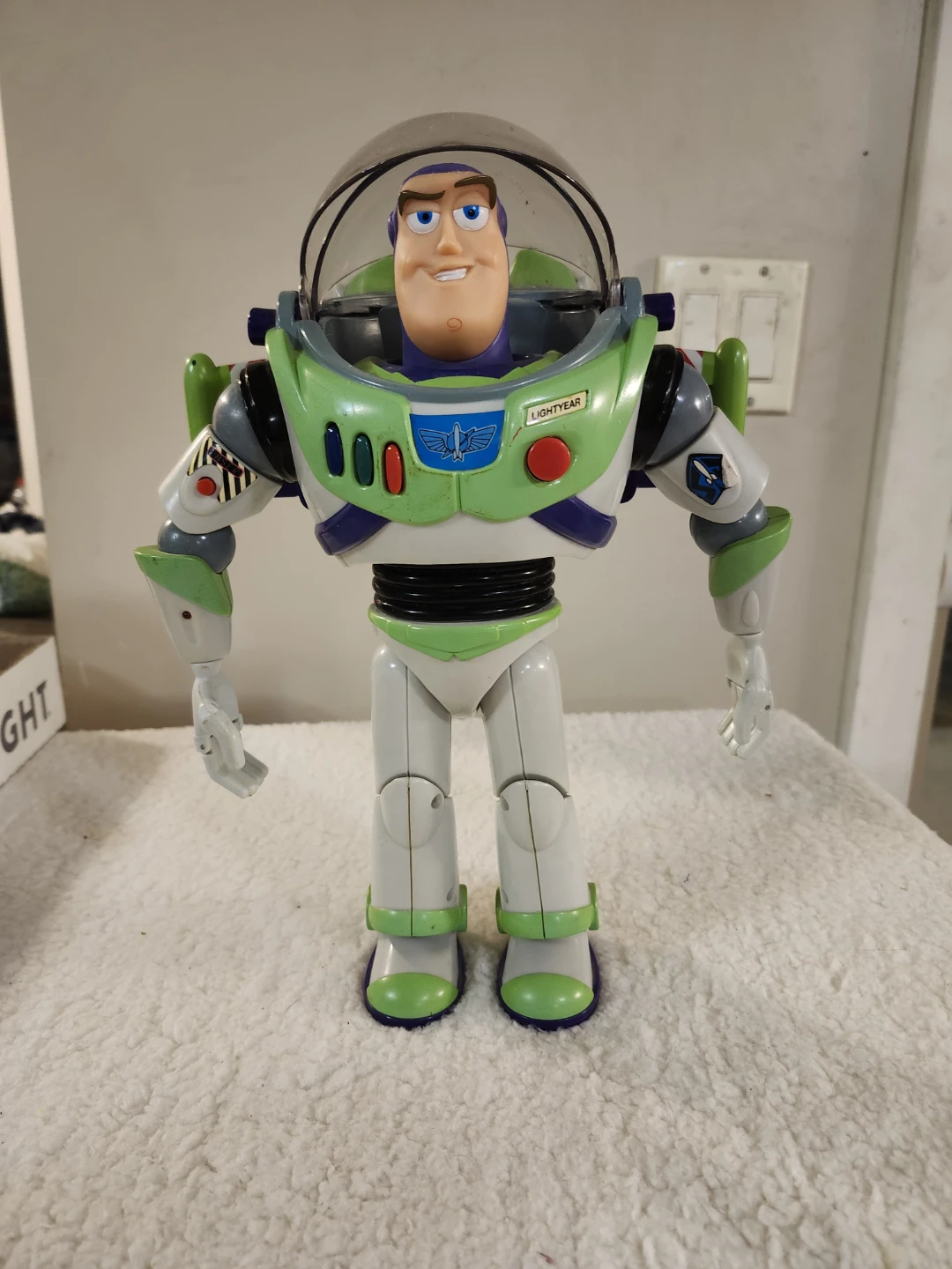 1995 Disney Thinkway Toys Buzz Lightyear Action Figure