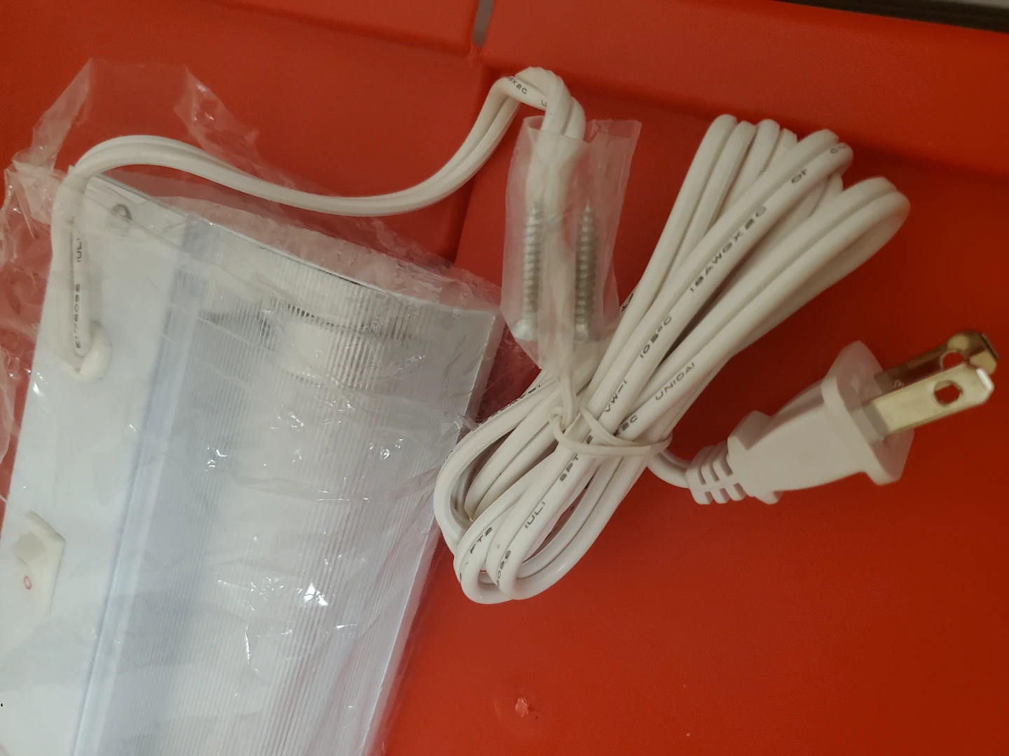 Globe Multipurpose Fluorescent Fixture 18 inch - photo 3