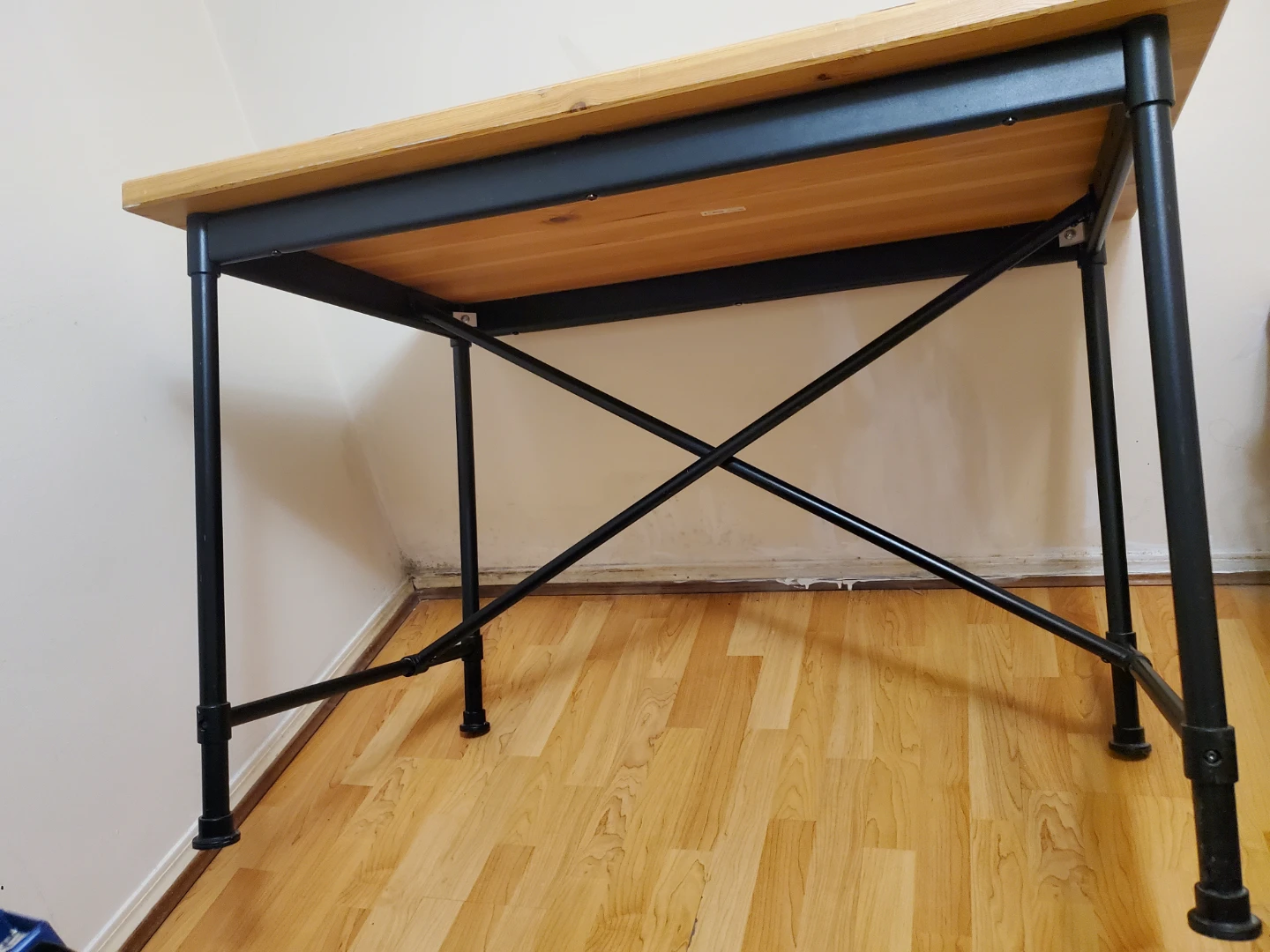 Industrial Style Wood and Pipe Desk - photo 3
