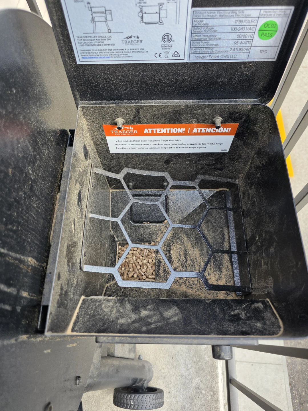 Traeger Pro 575 wood pallet grill and smoker? - photo 3