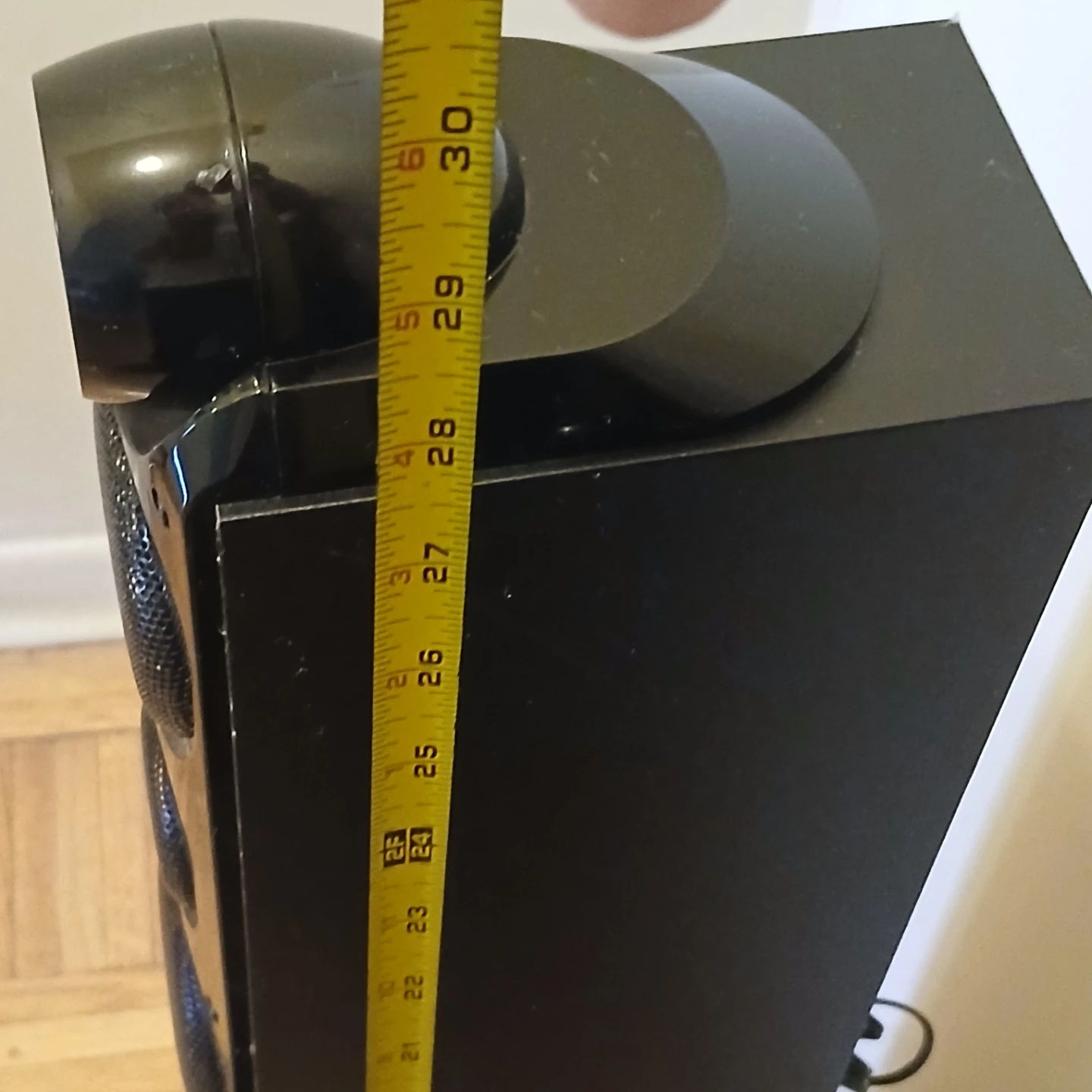 Pair of 10 watt  Floor Standing Speakers - photo 2