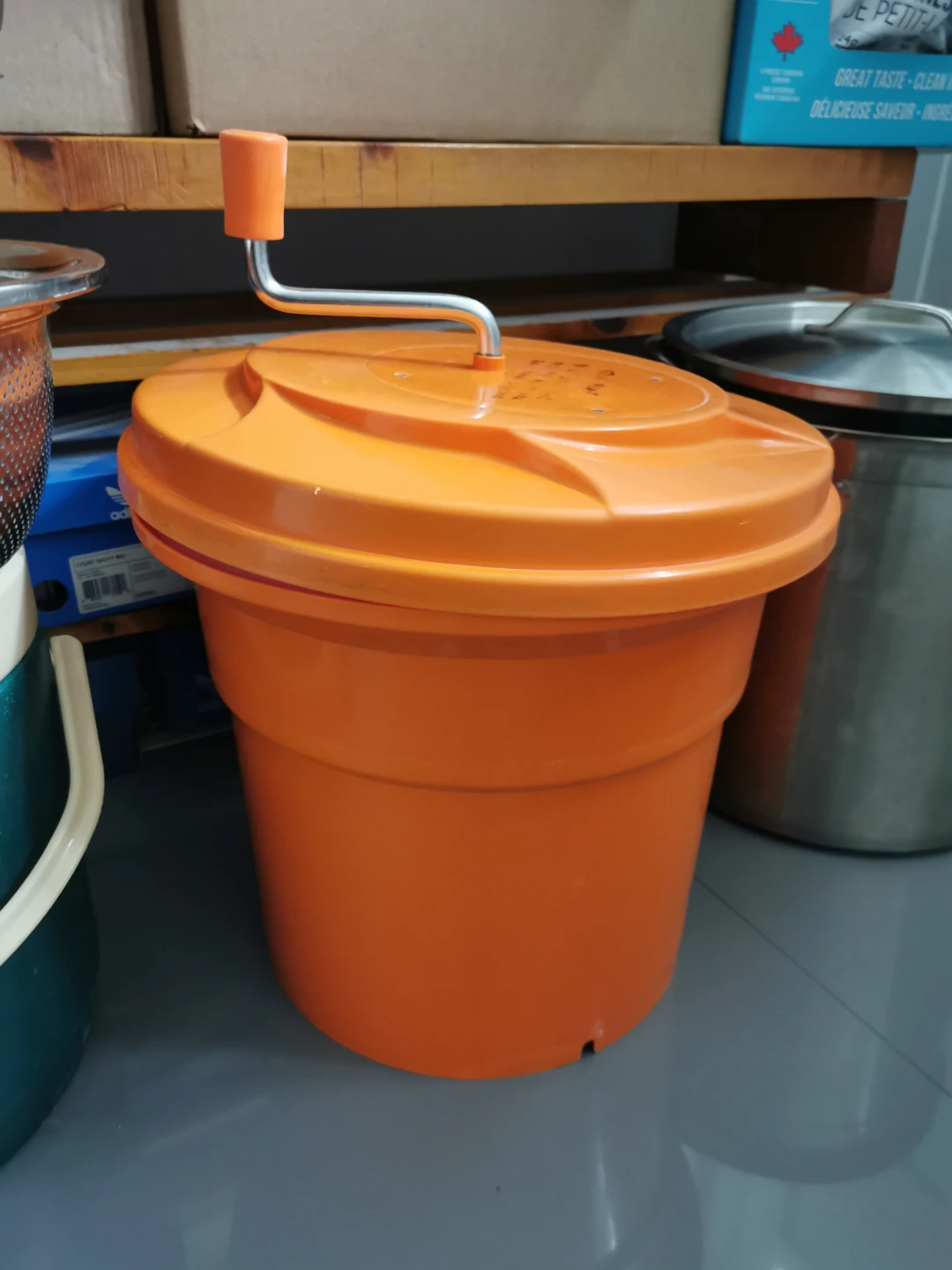 Manual Vegetable Salad Spinner