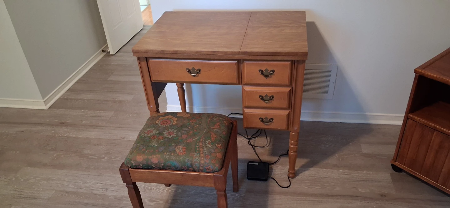 Kenmore Model 1941 Sewing Machine with Cabinet - photo 3