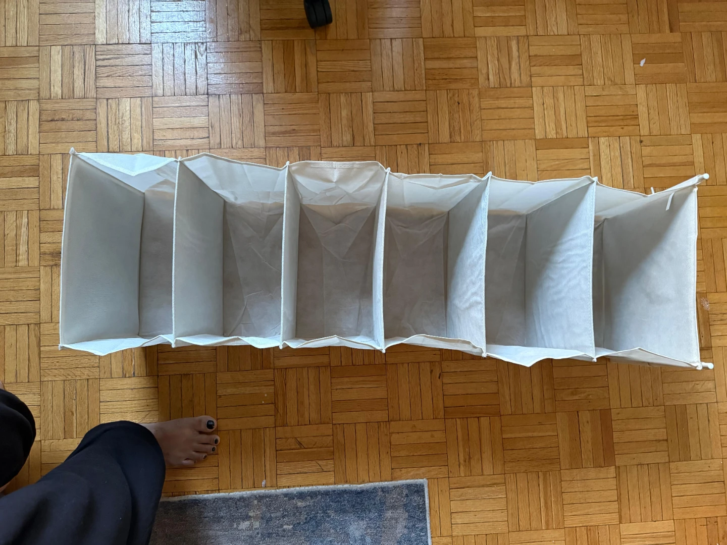 Hanging closet organizer